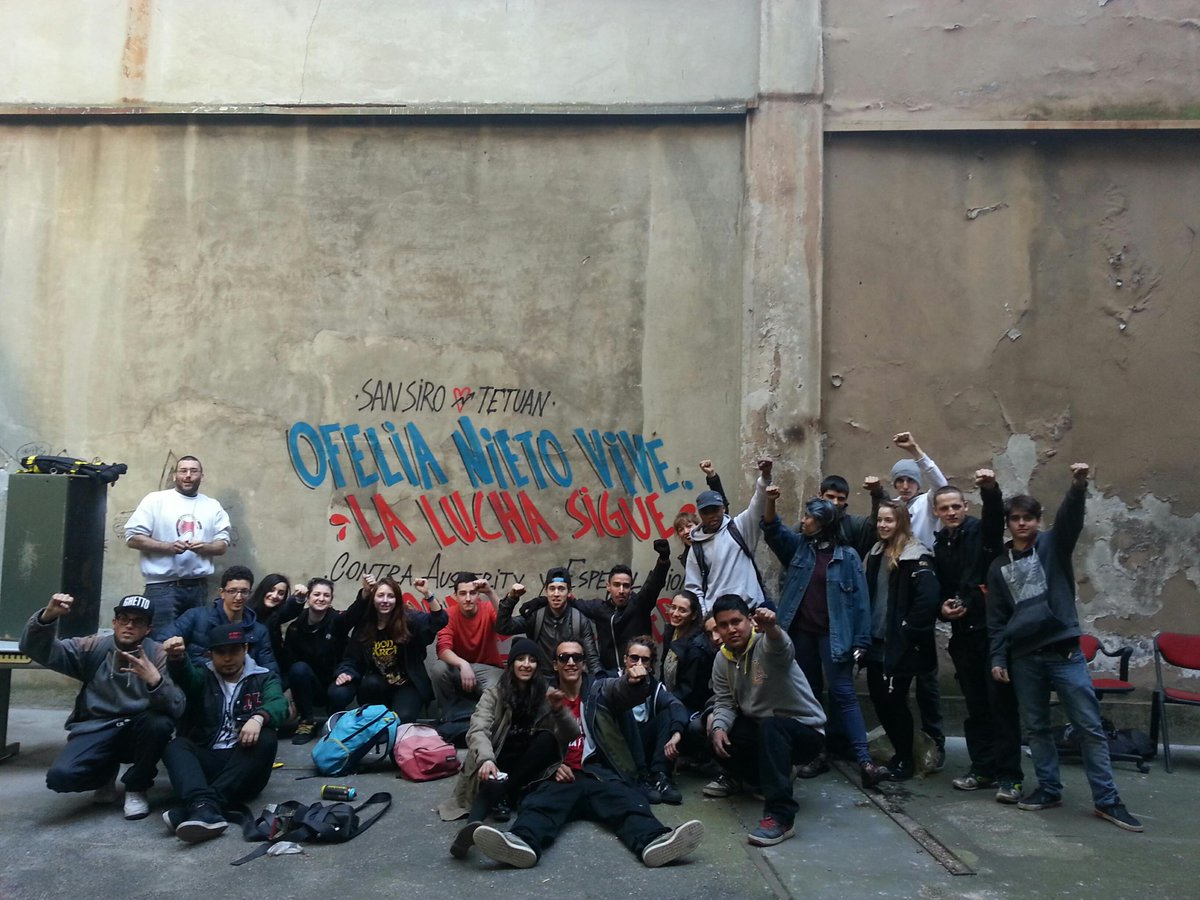 Cantiere's tweet photo. Espacio ocupado en el centro de Milan! Estudiantes solidarios con #ON29 #AlertaON29 Adelante comp*s #GlobalAnswer http://t.co/O8c1Gfxeym