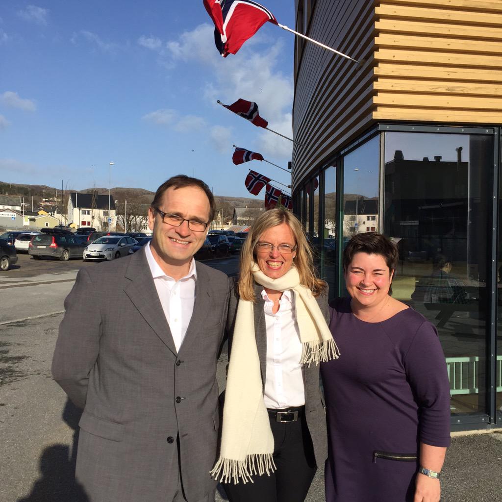 Mlonning's tweet photo. Inspirerende besøk hos engasjerte kollegaer i Rørvik😊 #flinkefolk skaper fornøyde kunder! @tronsmo @FSverdrup http://t.co/uL1wFfZniq