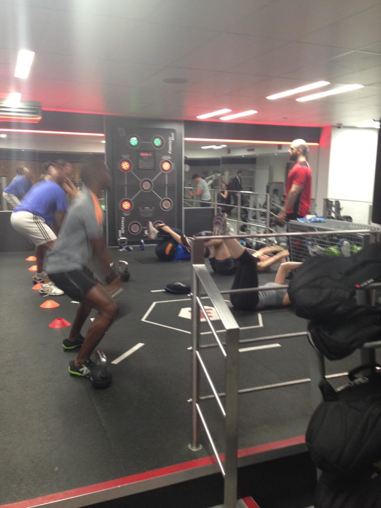 FitnessFirstDev's tweet image. #kettlebells smashed again and everyone stayed for #absblast! Great work. @FitnessFirstUK