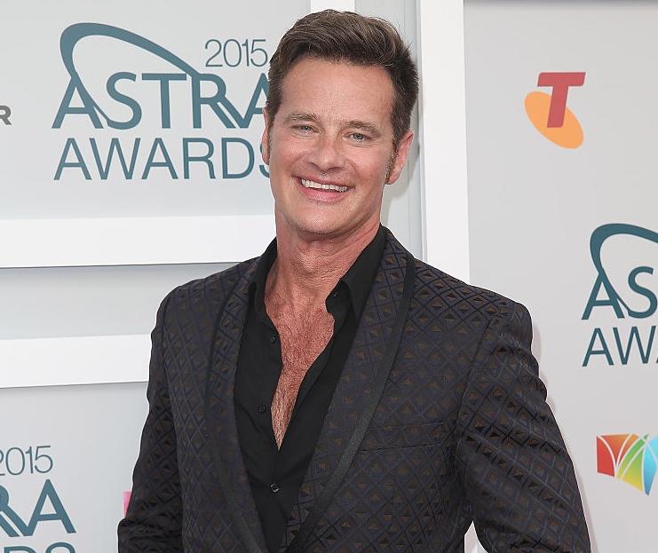 Super fun night <a href="/astraawards/">2015 ASTRA Awards</a> I absolutely LOVE my <a href="/ArthurGalanAG/">Arthur Galan</a> dinner jacket. VERY Hugh Hefner, right?