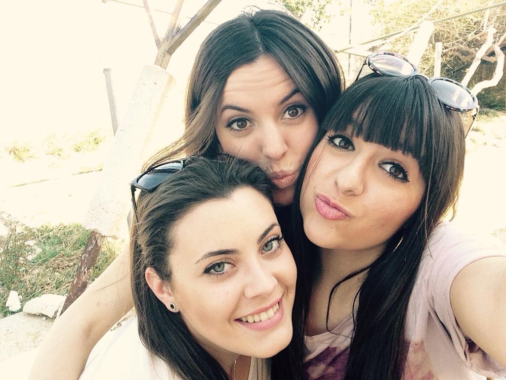 Marinal95's tweet photo. Sois las mejores chiquis @delia0204 @LuciMorenoCasti. @crineila @AnaTheana19 @crismrtzpelli @Debooriina @AlbaLove95 http://t.co/ihEhCLzGLA