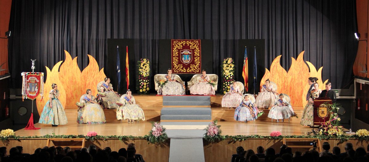 FallesValldUixo's tweet photo. Recordant les exaltacions de les nostres Falleres Majors http://t.co/DhYONXHg6T http://t.co/JWjNBRUD2z