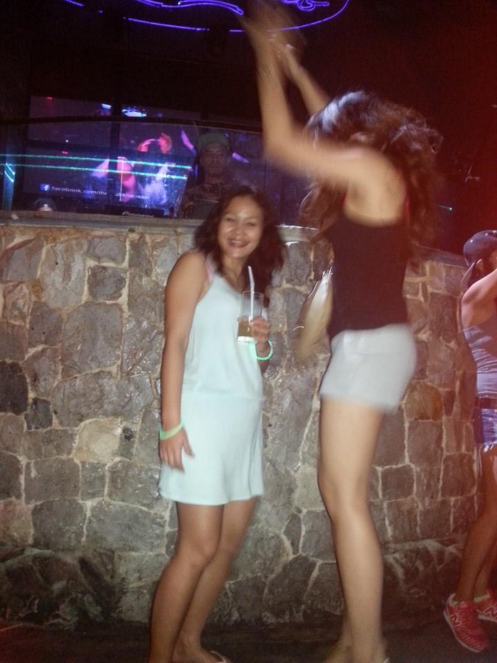 SaniaaSan's tweet image. @BombilTimes @sLick_IN JUMP HAPPY! :D So happy, strangers around me get happy. #BombilContest #ADayOfSlick