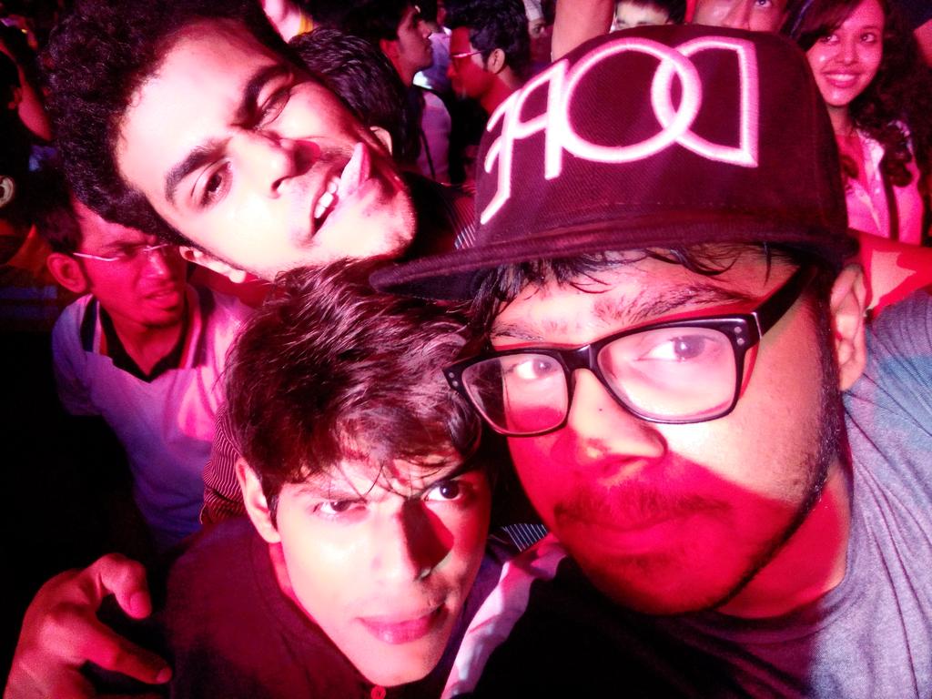 kunal_patel4u's tweet image. @BombilTimes @sLick_IN #BombilContest #ADayOfSlick 
Ans 4-