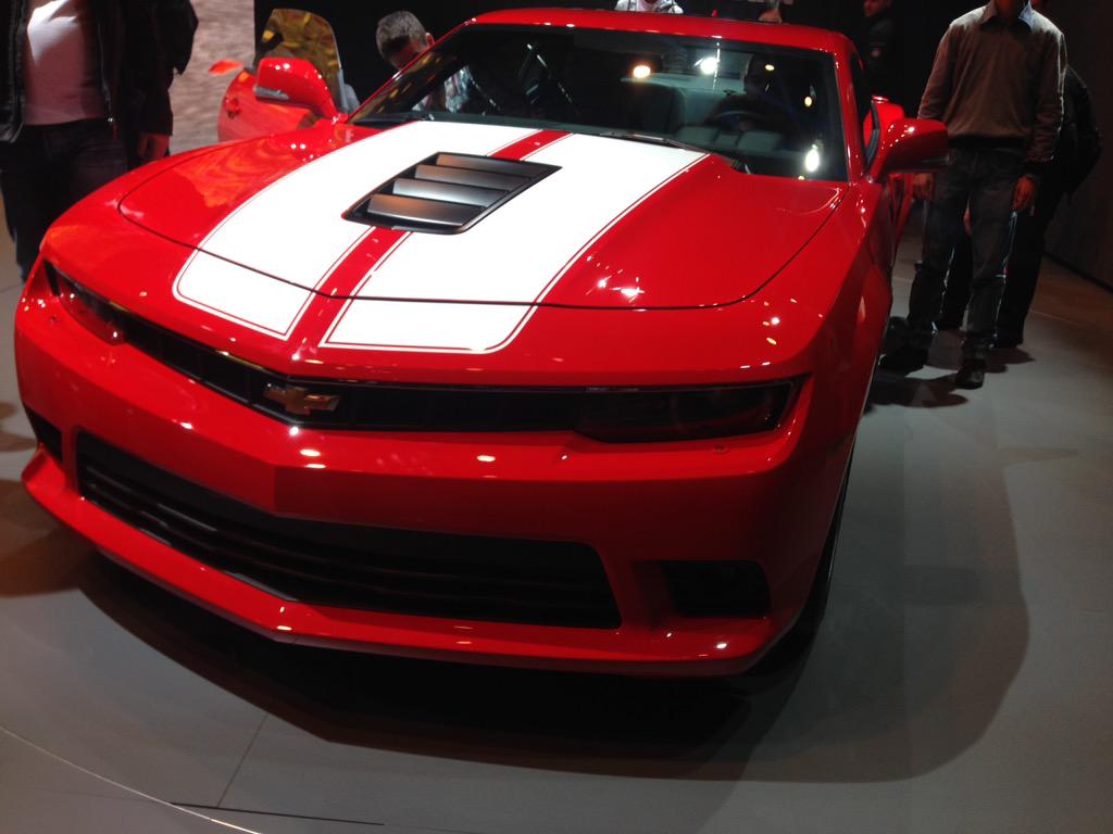 Yeni #Chevrolet #Camaro 2.0 benzinli motor cikarticak. Ulkemizde buyuk vergi avantaji ile ucuza mal olacak.
