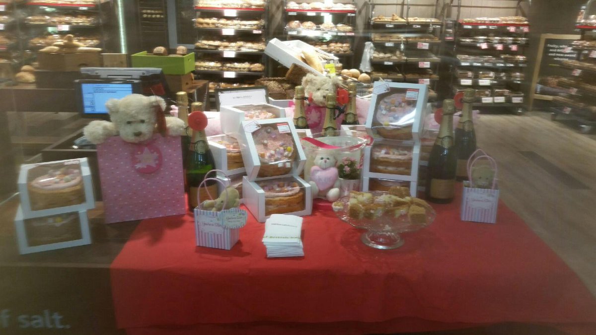 jvopsmanager's tweet photo. @euphoriumbakery Reading West - Great Mother's Day displays. Good work Kevin and team #mumstheword http://t.co/z4svFnIOI8