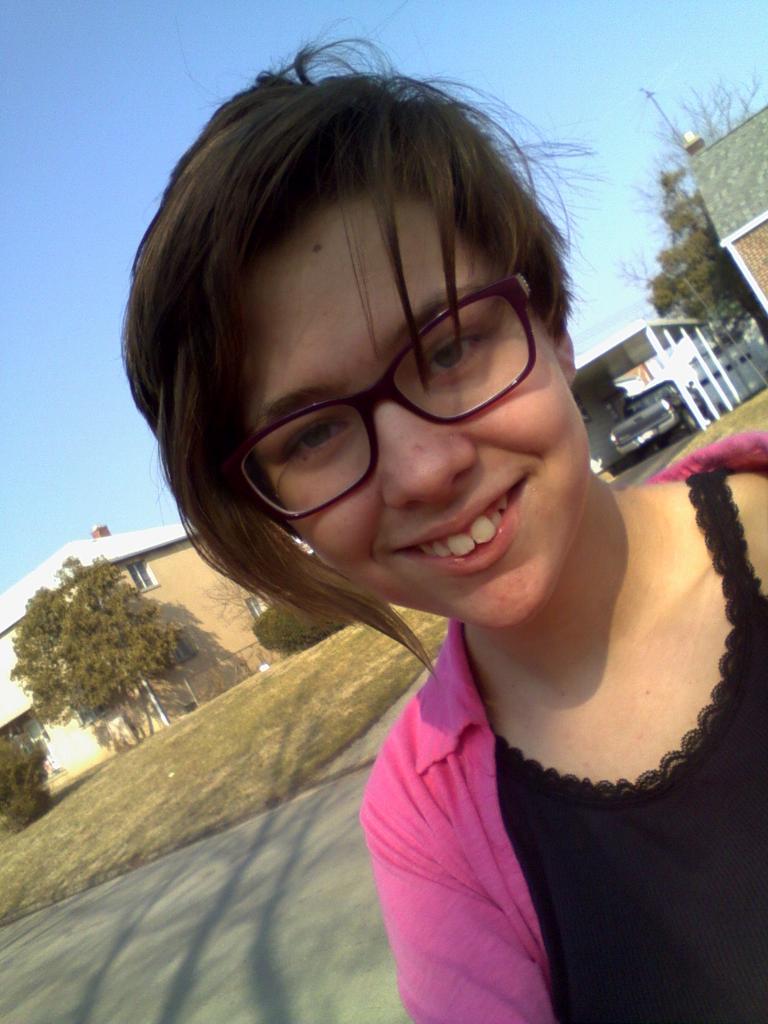 imsofafafab's tweet image. me and my cousin outside yesterday