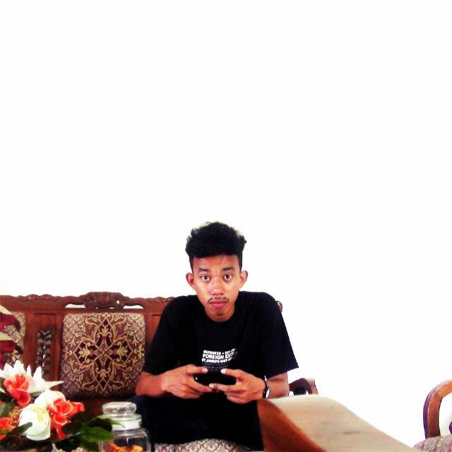 The wall / psikopart.deviantart.com ( jumperikon[at]gmail[dot]com )