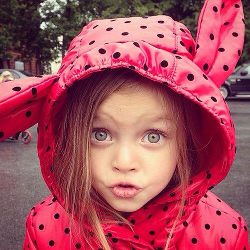 Looks just like her daddy @Styles_Harry013