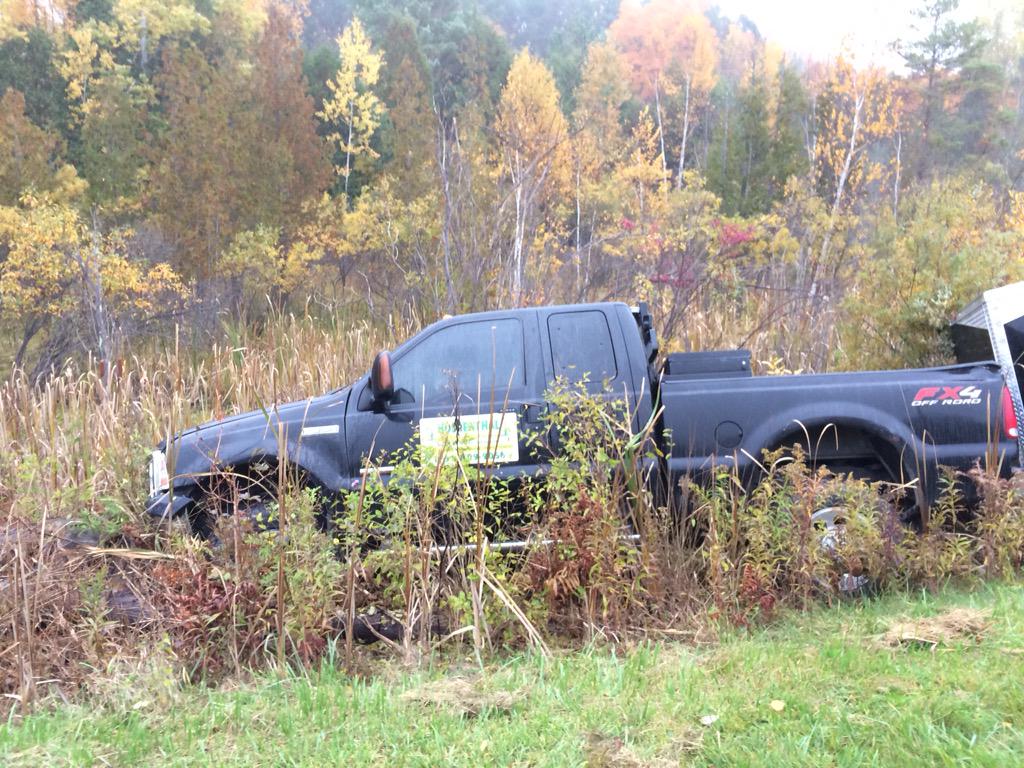 Richard10Carson's tweet image. #thb Front steering rod broke on my bosses old truck we crashed