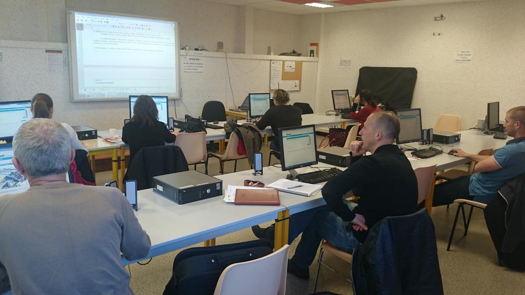 FrancisVautrot's tweet photo. Formation ENT @ICONITO_EN École Peguy @VilleStDizier @ecolenumerique http://t.co/1Ewr34Wusa