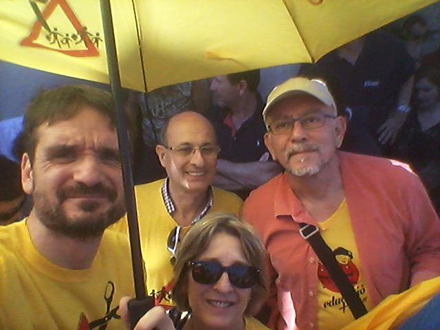 educacio_ccoopv's tweet photo. En defensa de l'educació pública @intifalla #Intifalla #intifalla2015 amb @FAPAValencia http://t.co/lDvpdyUgoy