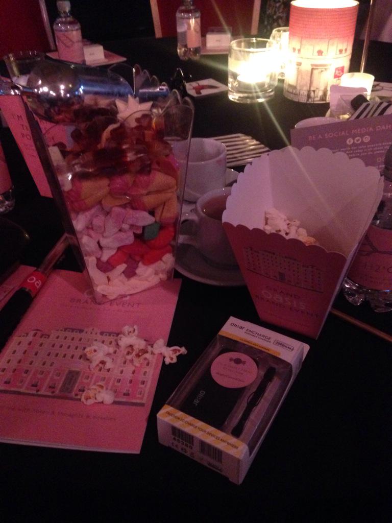 samibaz24's tweet photo. Yep I'm supposed to be dieting!!!!! #LightsCameraOasis http://t.co/TwPgGU3g2G
