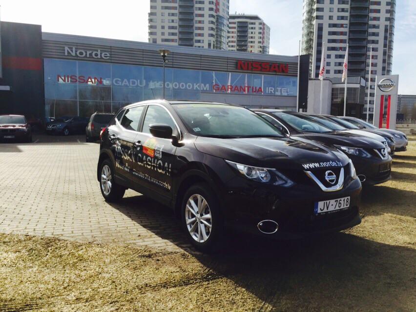 RallyTalsi's tweet photo. Rally Talsi Oficiālais auto- Jaunais Nissan Qashqai no pārstāvja @NissanNorde ir pie mums! Lai top rallijs! Laižam! http://t.co/5DbWDmZ3m6