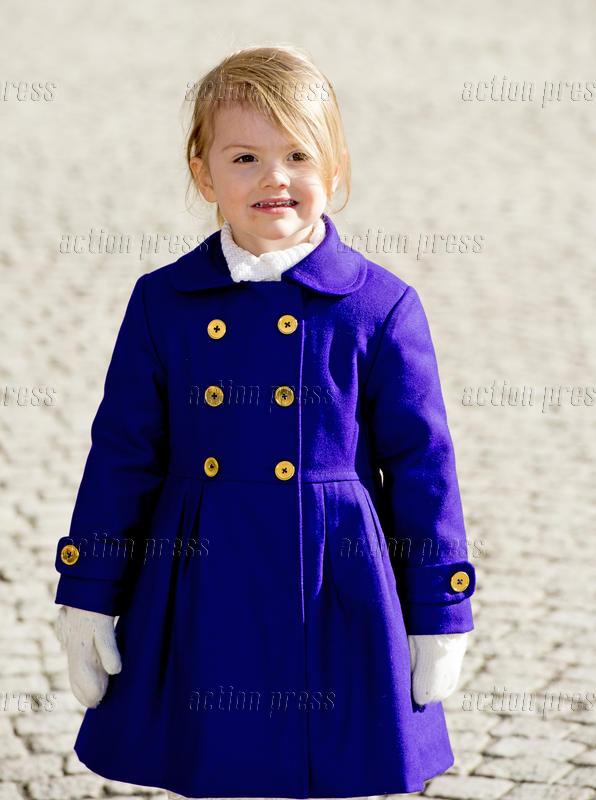 Namenstag in Schweden: Prinzessin Victoria mit Tochter Estelle im Partnerlook 
runway64.de/?p=15108#more-…
#Royals