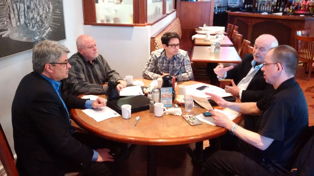 BNICorpExec's tweet photo. #BNIPropellerheads Power Team met this morning @skywaydiner. Steve from @ecomEssentials joined http://t.co/R72n7kOEcw