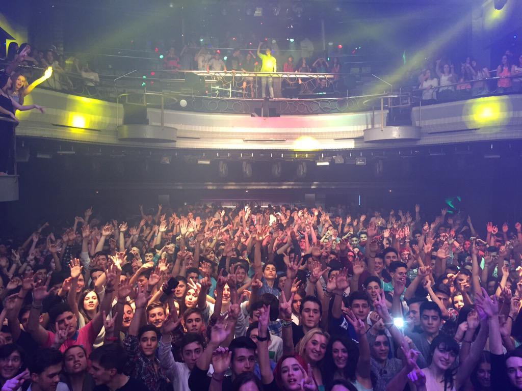 kapital_young's tweet photo. Otro fin de semana cargado de sorpresas en #kapitalyoung !!
@Fer_Orea @KikeSpace_ @JHO_ONYDJ junto a @carlosardiya http://t.co/DQqwjGL0YF