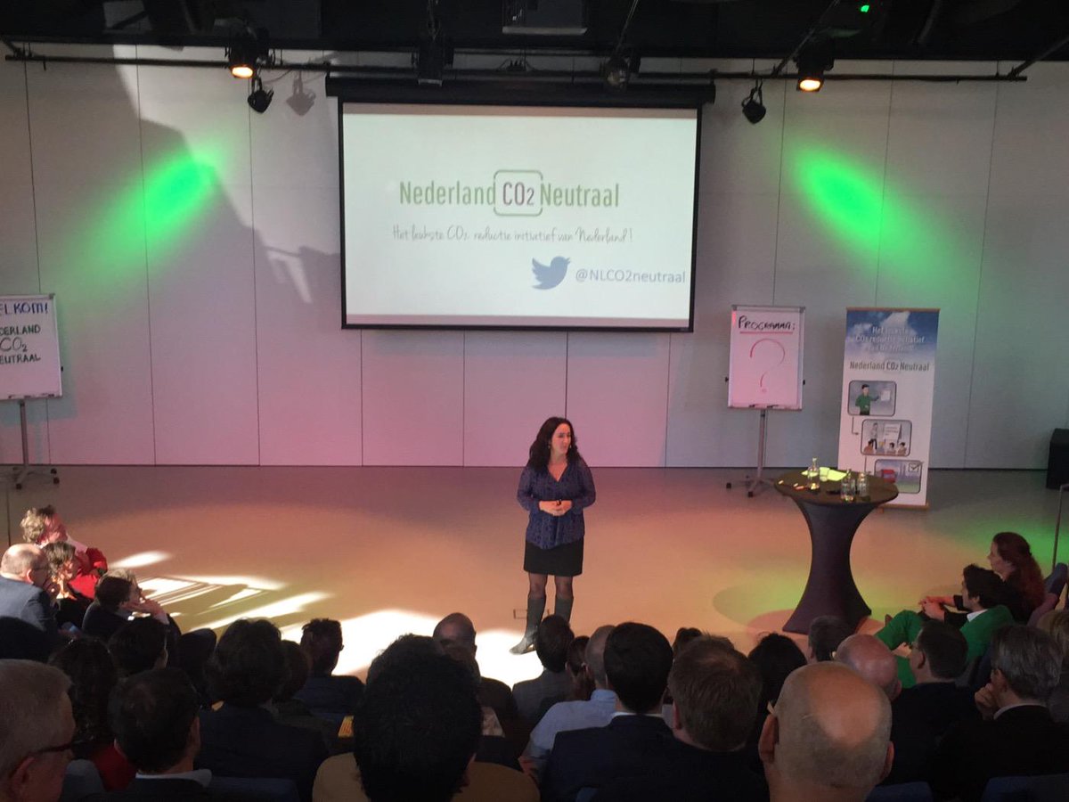 FrankvanderTang's tweet photo. Kunnen we geluk en status behouden en toch consuminderen? Boeiende vraag @FemkeHalsema en @NLCO2Neutraal http://t.co/q6IVgBHec7