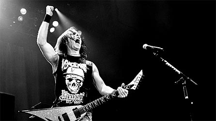 Salam Sruput Kopi Ireng #RockLand w/ <a href="/ariestaardilla/">D I L L A</a> udah siap menemani kamu sampai nanti tuntas jam 23 | Let's Roock