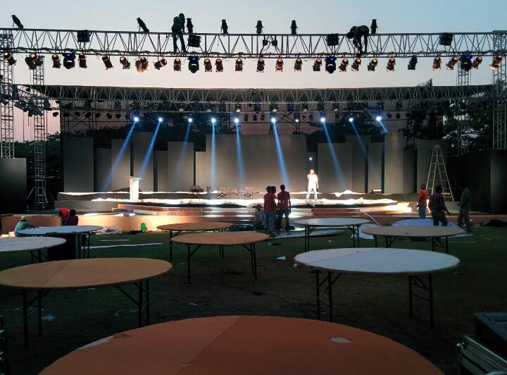 thinkeventsind's tweet image. Work in progress as we gear up for NDTV Property Awards #tvevent #teamthink #eventlife #setup