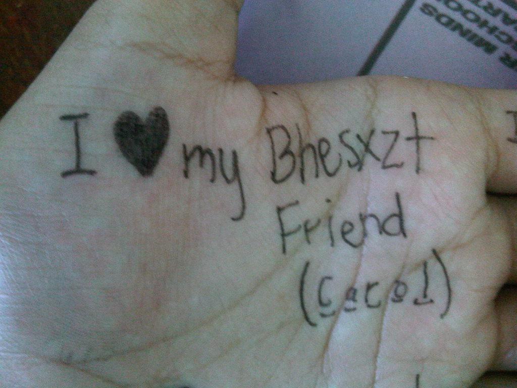 denetsantos's tweet image. this is dhanielly's hand @MariaDhanielly #jejedays #untilnow 

he he he he