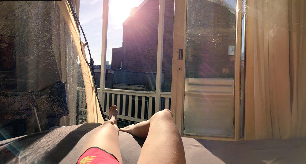 jamievlieshout's tweet photo. Op deze manier haal ik die 12uur in de hoogtetent wel! #blmaltitude http://t.co/gr5sBsAE3M