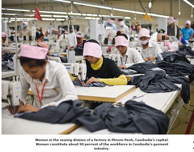 SofiaMAndrade's tweet photo. In #Cambodia labor laws fail to protect #garmentworkers #Adidas #Armani @hrw #workviolations http://t.co/phxDCZ2pwj http://t.co/1tGZchYni9