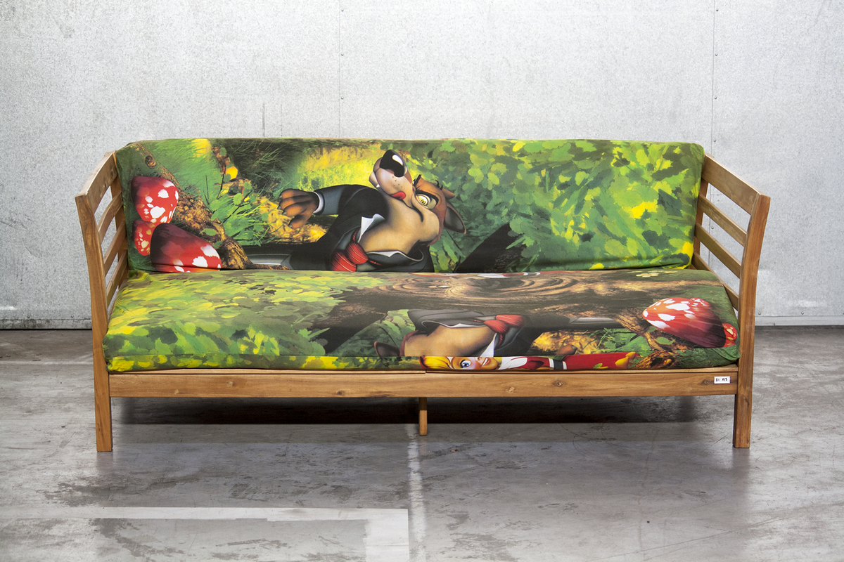 Efteling's tweet photo. Retweet voor 13 maart 12 uur en win deze vette Sprookjesboom-bank! De winnaar kan de bank in Tilburg ophalen. http://t.co/ZtgHhEGdM4