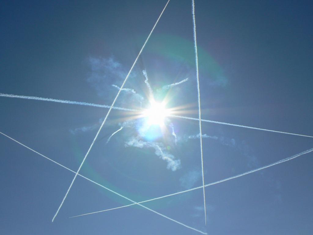 けい ブルーインパルスはこれです バーティカルキューピッド コークスクリュー 個人的に好き スタークロス 編隊飛行 他にもいろいろあります こんな感じに綺麗なんです かっこいいんです 素晴らしいんです Http T Co 8kqskngerf Twitter