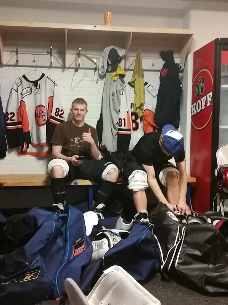 Sieltähän se eka kiinnitys finaaleja kohti tuli 4-2 voitolla! #oranssikevät #miskamarkunpoika