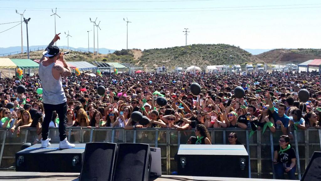 Raseloficial's tweet photo. Vaya pasada!! Cuantos éramos? 14000? Pues sonábais como 90000000!! #Economicas2015 #Murcia muy grandes!! http://t.co/iJ7KRdhKAC