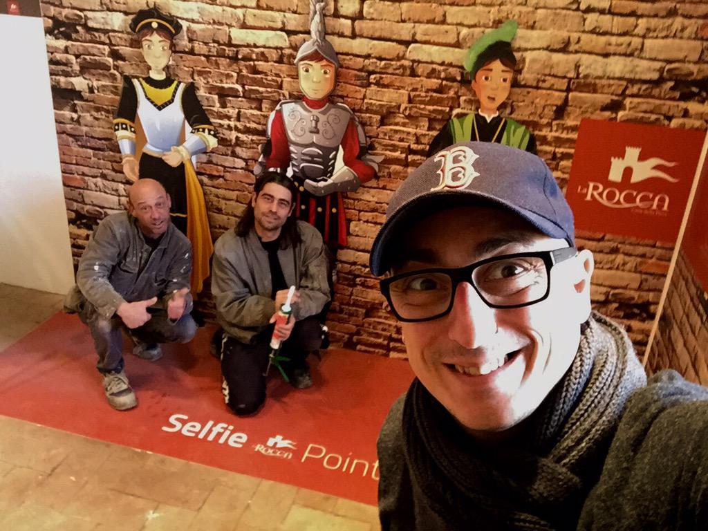 SkylabStudios_'s tweet photo. Primo #selfie #point per bambini della @UmbriaTourism nella #rocca #cittàdellapieve #pieve2016 @RegioneUmbria http://t.co/ULzPQRcWSE
