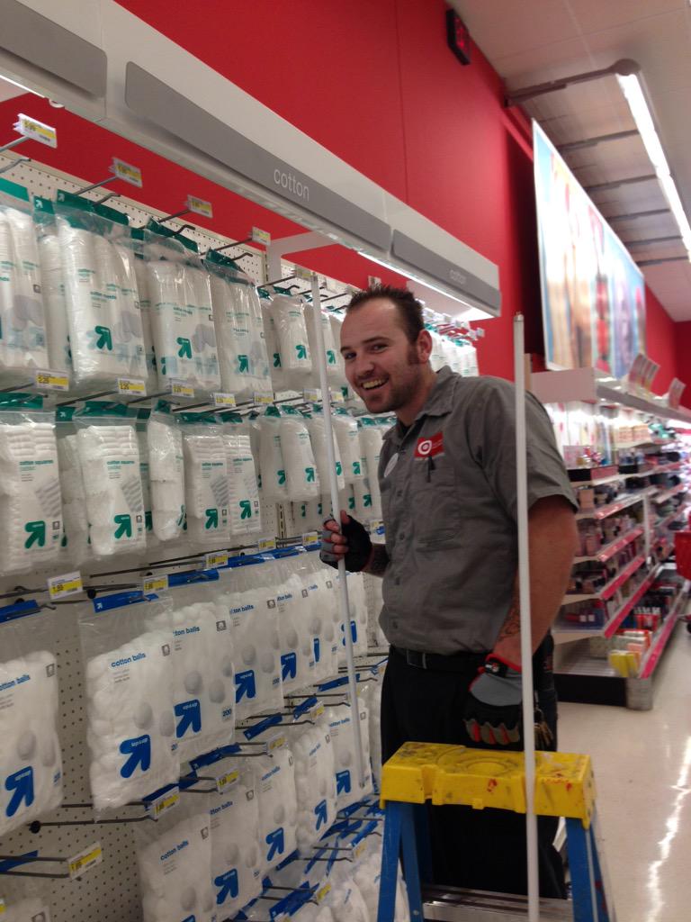 We are lighting this up at T1526. t1526 just signed a equipment manager. <a href="/KrisJackson1526/">Kris Jackson</a> <a href="/adam_navin/">Navin Prasad</a>