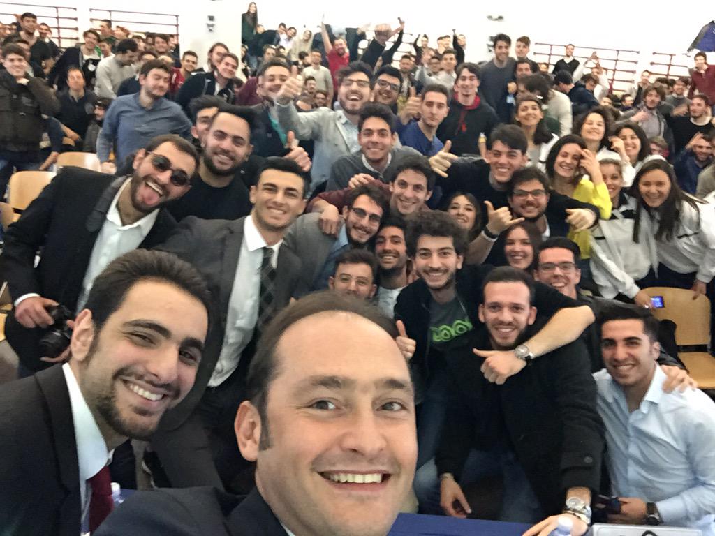 DiMarzio's tweet photo. Eccoci alla @UniLUISS per parlare di calcio con tanti giovani...e vai di selfie! http://t.co/tKnZ9ThZyu