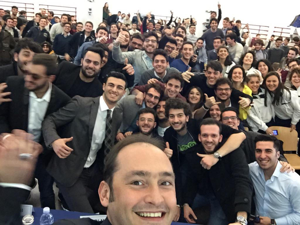 DiMarzio's tweet photo. Eccoci alla @UniLUISS per parlare di calcio con tanti giovani...e vai di selfie! http://t.co/tKnZ9ThZyu