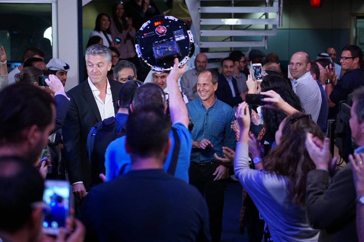 Really great shot of Peter Greste walking into the AJE newsroom for the first time since his release (via <a href="/AlJazeera/">Al Jazeera PR</a>)