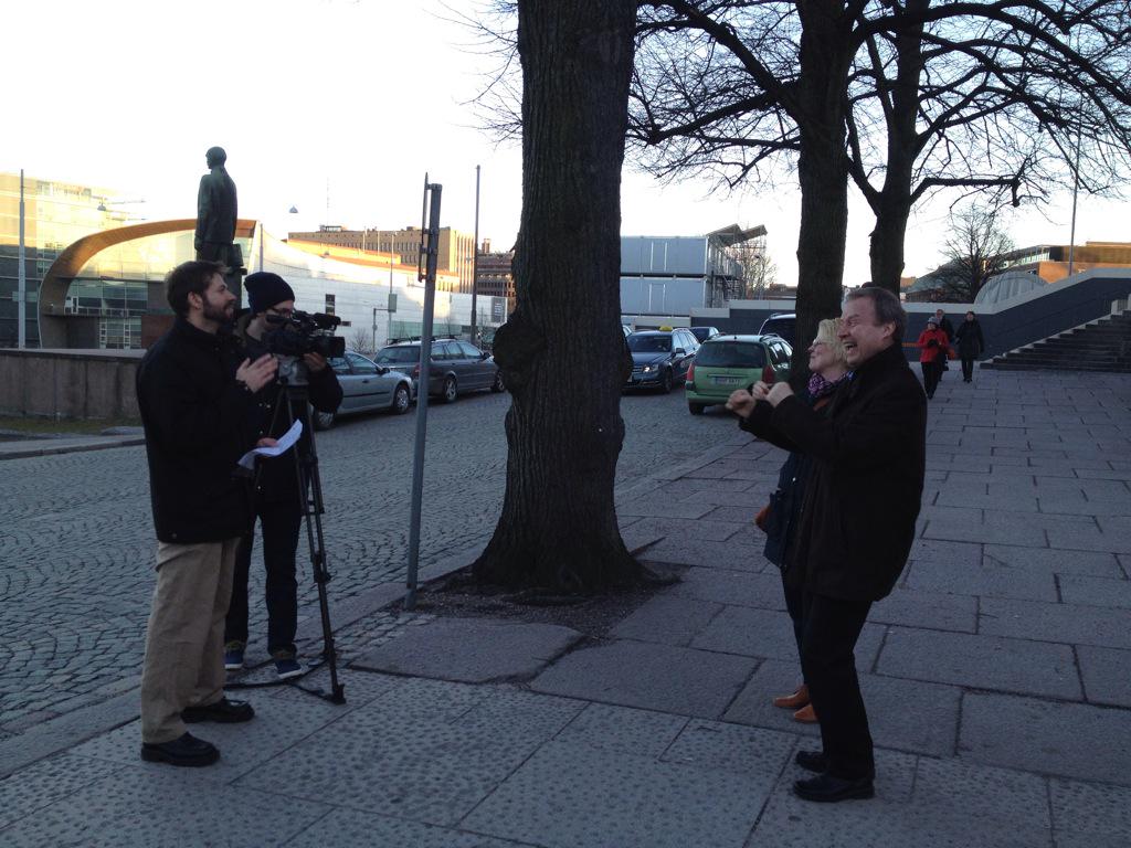 MaijaKoivisto's tweet photo. @KaisaAlanne and @MarkkuJokinen having a Interview w FAD media team #SignLanguageAct #viittomakielilaki http://t.co/DCQKKBscZQ