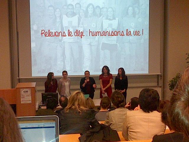 ClaireTyba's tweet photo. Le Défi de l'équipe ''George'' est lancé !! #ICOMTOGETHER @IAEPoitiers @Asso_ComUnity http://t.co/Jr1BtEEMEV