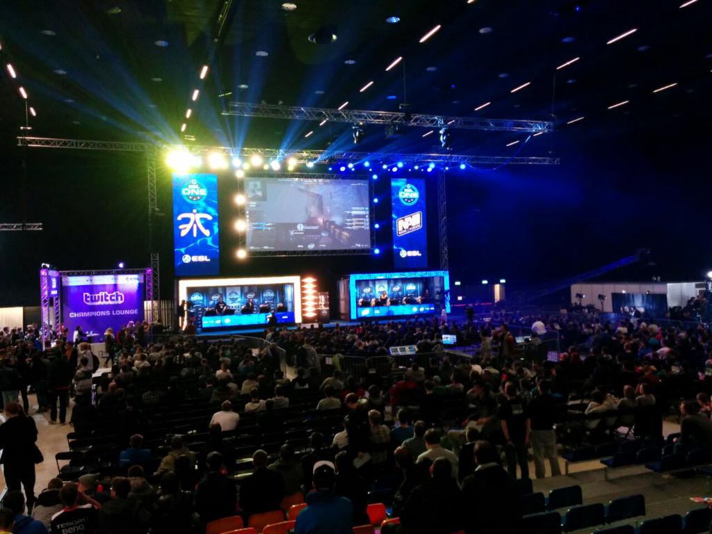 FNATIC's tweet photo. .@jwCSGO secures the 6th round for @FNATIC! The boys lead 6-1 in the winners match #ESLOne http://t.co/gerjJifZv5 http://t.co/JyddV4PyqW