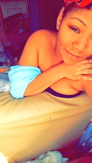 Bae Gonna Keep Coming Back For More 💋👅💦😆 http://t.co/4FHs4d3O7e<a href="/tag/badbitch"class="tags"><span>#badbitch</span></a><a href="/tag/teamlesbian"class="tags"><span>#teamlesbian</span></a>
