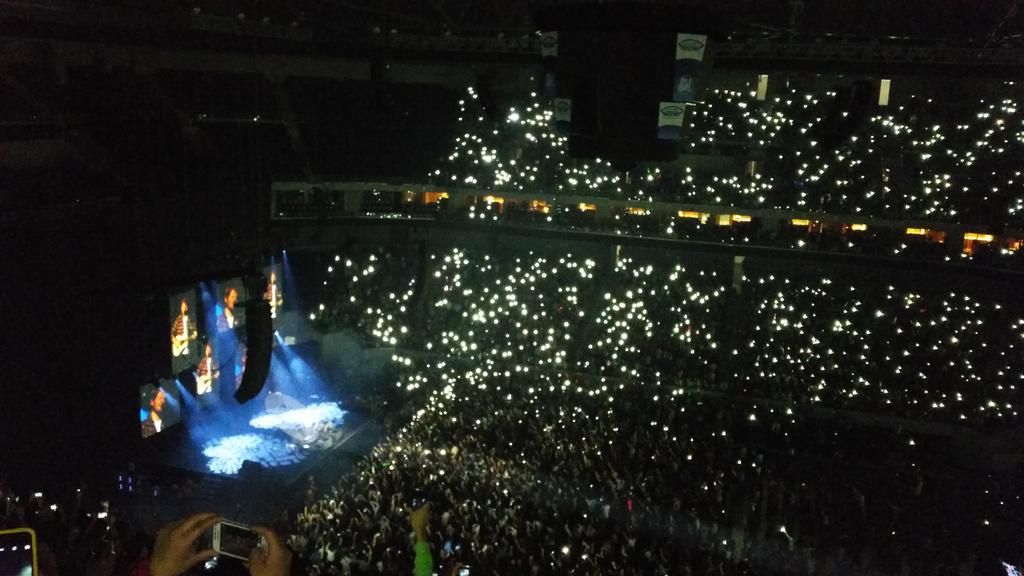 _notAngela's tweet photo. What a great show haha the songs are still playing in my head @edsheeran #dontforgettocomeback http://t.co/GAXuhOPL3q
