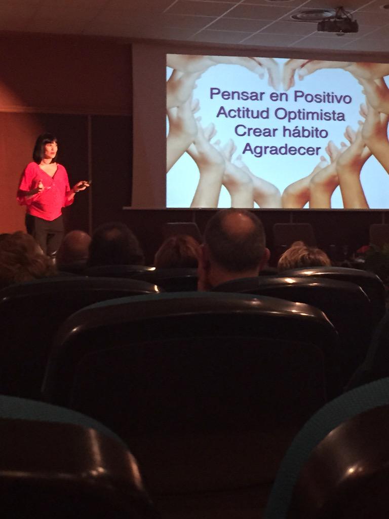 pelayosdp's tweet photo. 4 imprescindibles que ayer @_IreneVilla_ nos daba en @foroCOFAS #imprescindiblesdevida http://t.co/x4jQVElQoY