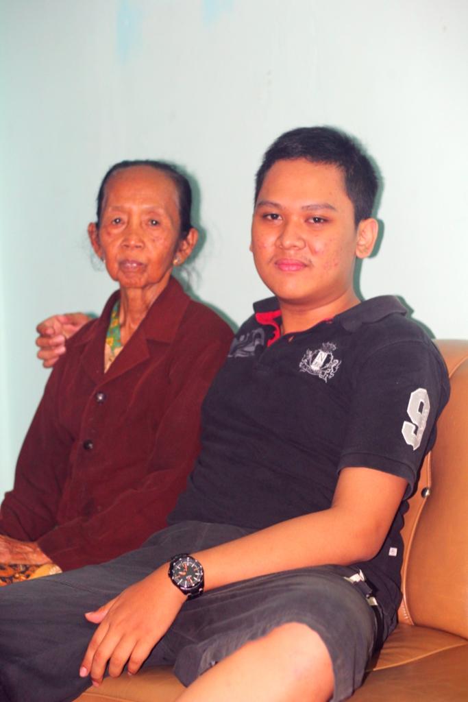 yuliuserwanda's tweet photo. Kenangan terakhir 😢😣😭 http://t.co/CtiZgdfpB2