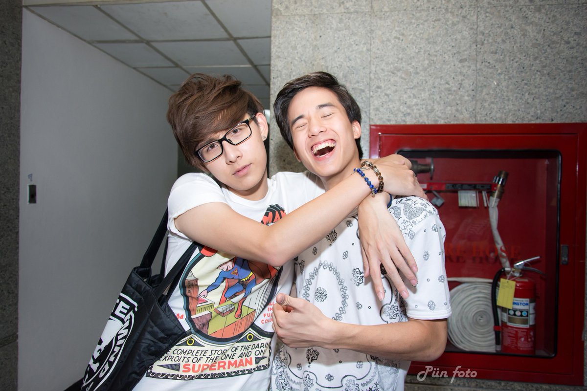 punvong's tweet photo. @ToptapPlaych @jjamyjames จิ้นคู่ใหม่แห่งบ้าน HM จ้า :D :D :D :D http://t.co/SblKw7iQOW