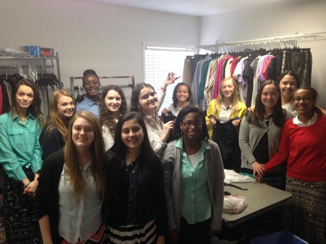 Nicholetaylor29's tweet photo. HGCS 8th grade DGroup making a difference at HGBC Clothing Closet @HGCSchool @hgcpride http://t.co/C5Cs9rjgnM