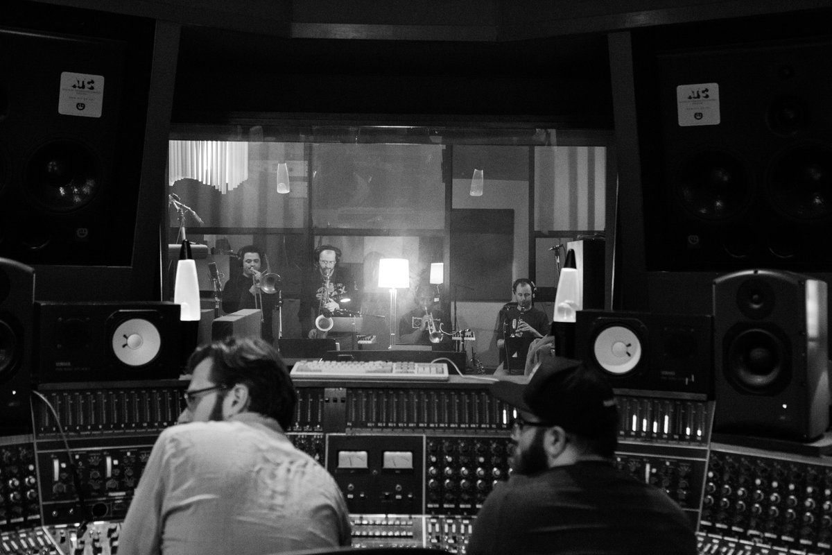 RonPopeAlert's tweet image. “@RonPopeMusic: Another studio shot by @dancepanda. We've got HORNS on this record! http://t.co/89Yr8JGtLe”