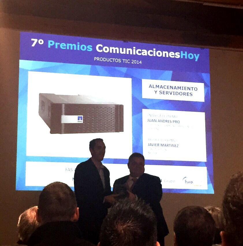 Recogiendo el premio al mejor sistema de almacenamiento para @NetApp_es #AFF en los premios @comhoy #NetAppFlash