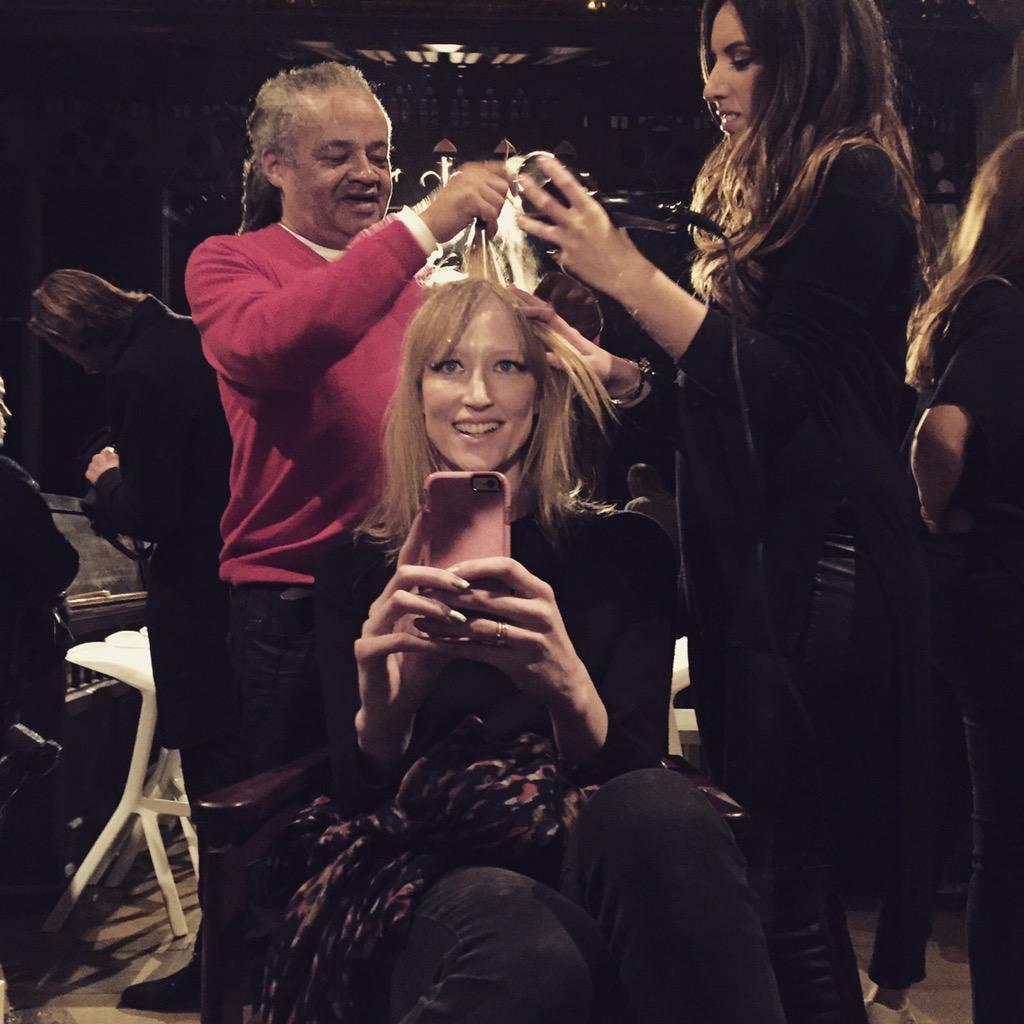 JadeParfitt1's tweet photo. Quick sneak into my lovey @StudioLaguda chair! Girl gotta get hair! @Many_Hopes #ManyHopesLondon ❤️✌️😍 http://t.co/gX9mzMzyyK