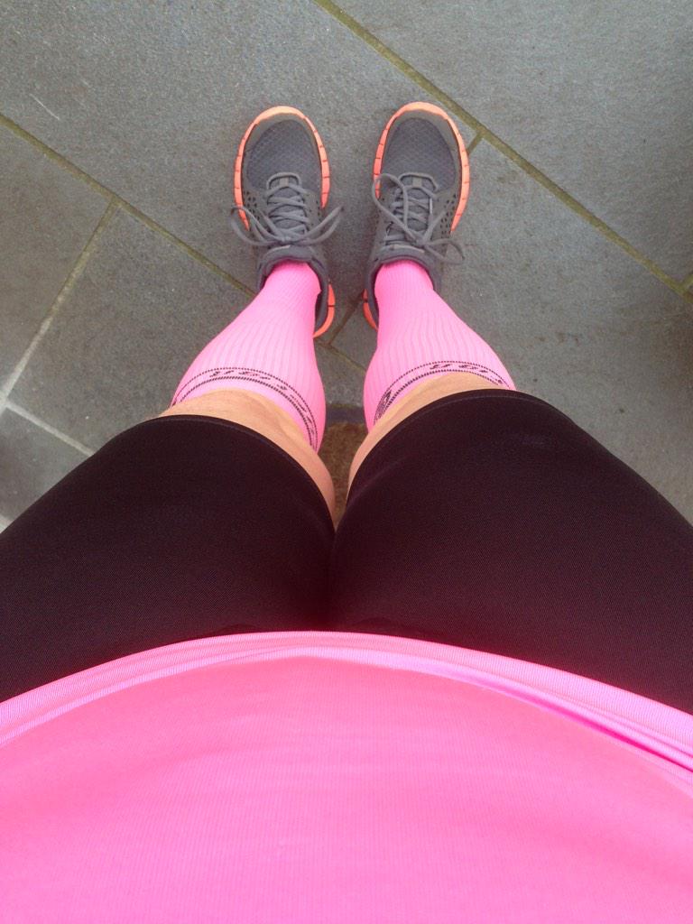 efryd1's tweet photo. Forårsvejr - løbetur i shorts for første gang i år - 10 dejlige km #forår #motion #enjoylifetothemax http://t.co/z6z4ziIgB0