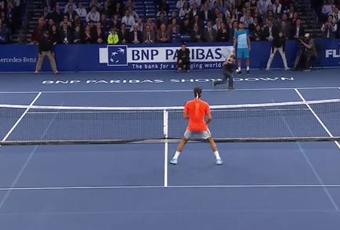 A3Noticias's tweet photo. El sorprendente punto con el que un niño 'humilla' a Roger Federer [VÍDEO]
http://t.co/ydIHf4gKhl http://t.co/EoPeY4Tibq